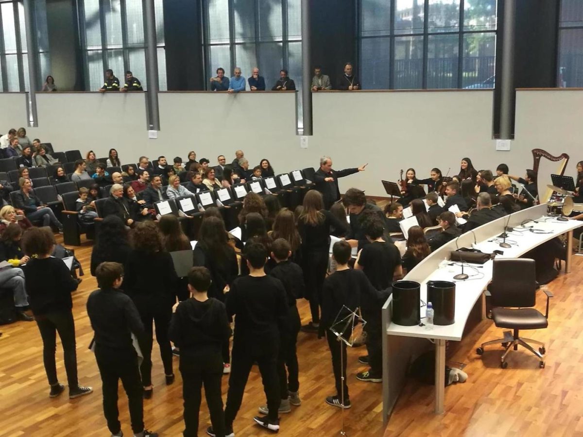 Coro; orchestra; rosai;